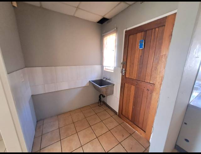 3 BEDROOM HOUSE TO LET IN ARCON PARK